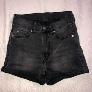Short Skin black shade shorts